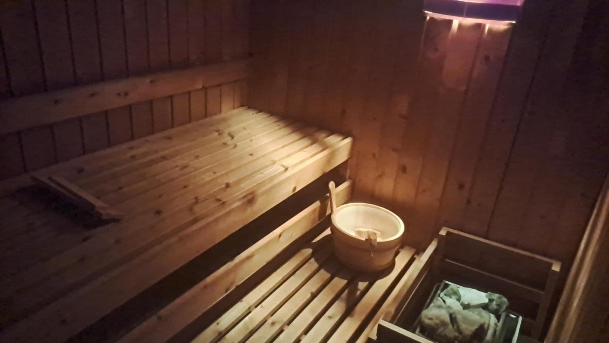 Apartmenthaus Mit Sauna Und Whirlpool Krefeld Exteriör bild